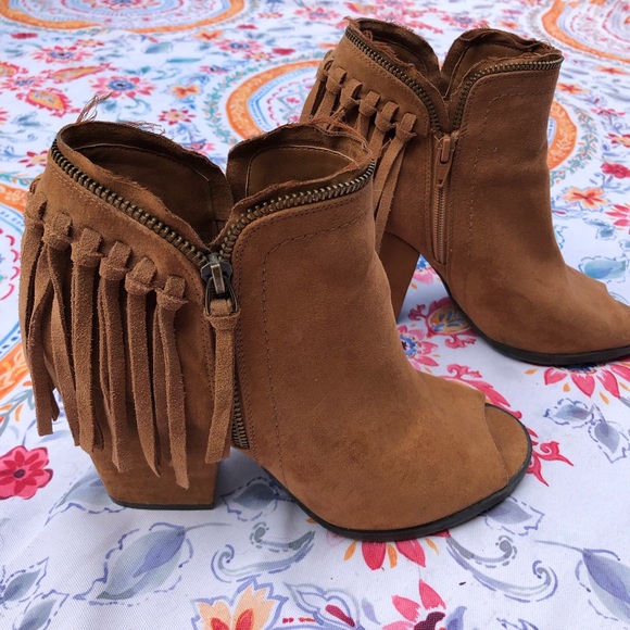 DV SUEDE TASSEL BOOTIES - Picture 5 of 6
